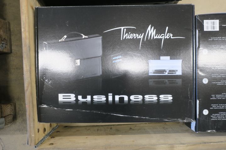 679739-2 6 business kit Thierry Mugler