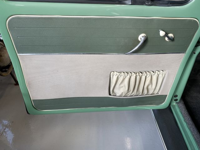 674039-32 Volkswagen Typ 1 "Bubbla" Ovalruta -57 DZT516