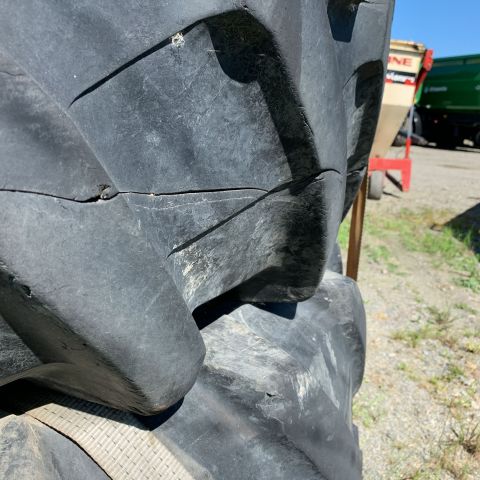 674044-10 Pirelli TM 900 High Power Tractor Tires