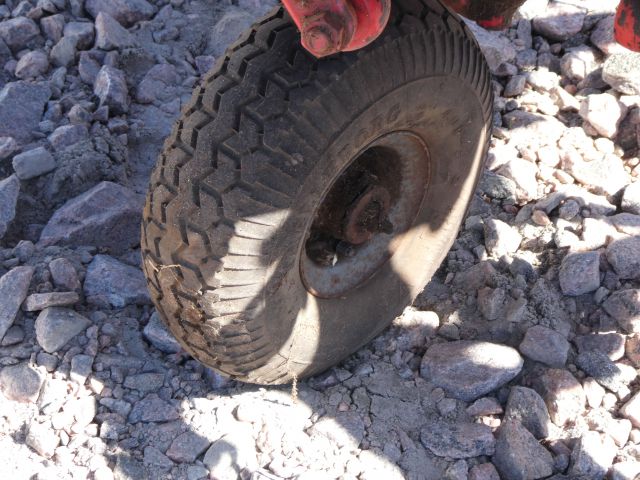 680292-5 Tedder Fella UH 320 D