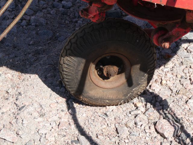 680292-8 Tedder Fella UH 320 D