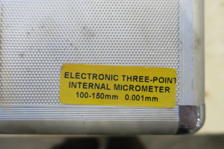 683474-2 Digital internal 3-point micrometer 100-150 mm