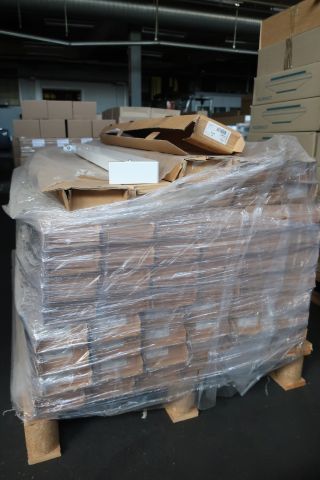 651872-8 55th cabinet, Fagerhult Quattro w switch 36w