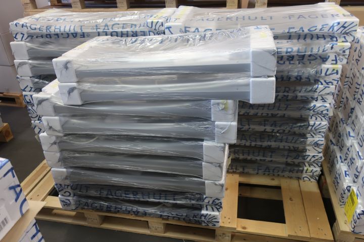 651912-2 27st commuter office fixture, Fagerhult Combilume Flat LED