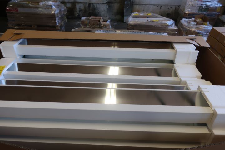 651923-2 32 luminaires, recessed wall washer, Fagerhult Gondol Rec 1x54w