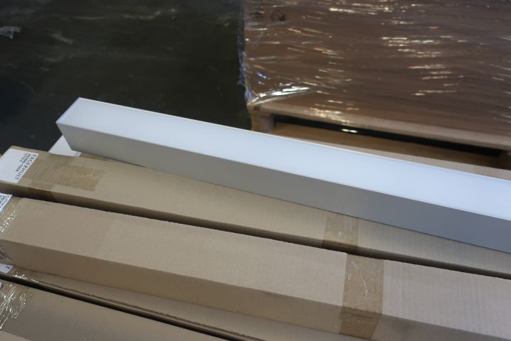 651939-4 40 pendant luminaire, Fagerhult Notor 60 special, LED