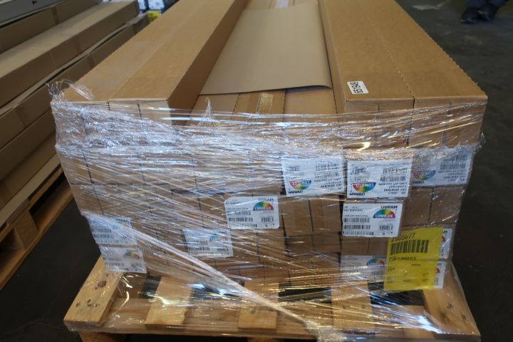 651949-3 Pallet with fluorescent lamps, Osram Lumilux HO 49W 840