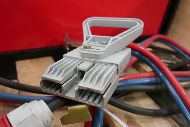 651986-5 Truck Charger, Logic BTM 24/150