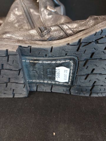 679351-10 Skinnkängor MOMA, stkl 41