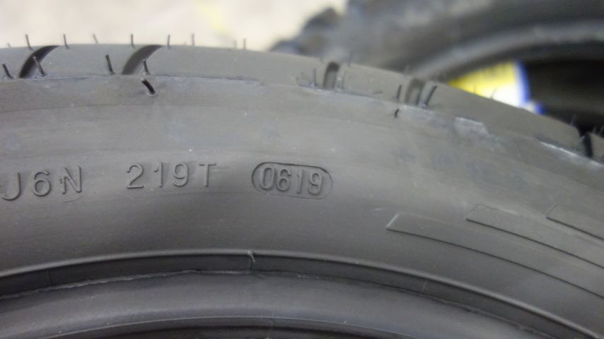 681442-4 MC Tires Michelin Pilot Activ 120/90 - 18