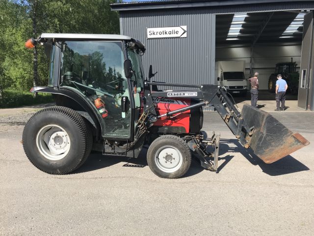 Massey Ferguson 1540 4WD 2009 with equipment - PS Auction - We value ...