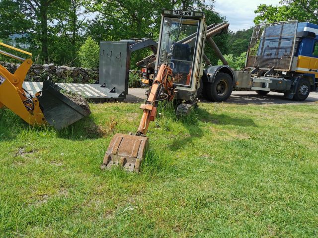 686921-7 Excavator Takeuchi TB 15 1.2 tons (4265h) - 1990