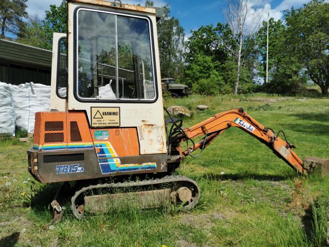 686921-4 Excavator Takeuchi TB 15 1.2 tons (4265h) - 1990