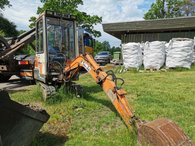 686921-5 Excavator Takeuchi TB 15 1.2 tons (4265h) - 1990
