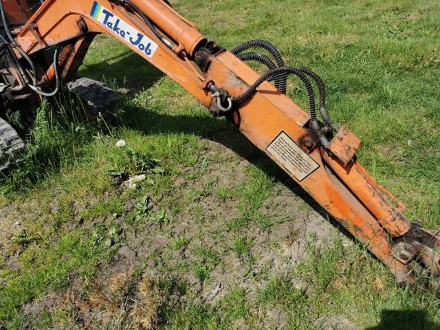 686921-10 Excavator Takeuchi TB 15 1.2 tons (4265h) - 1990