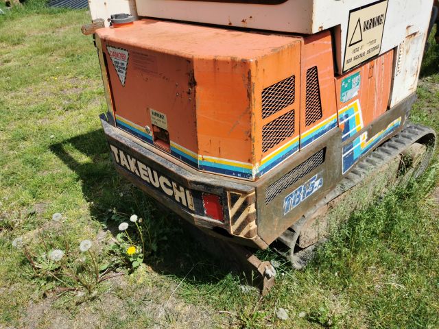 686921-12 Excavator Takeuchi TB 15 1.2 tons (4265h) - 1990