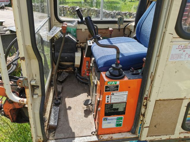 686921-14 Excavator Takeuchi TB 15 1.2 tons (4265h) - 1990