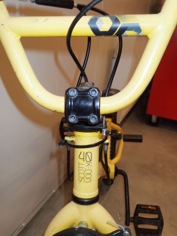 519738-28 BMX Bicycle Scott Volt-X 40