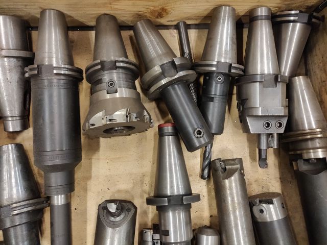 686827-3 Tool holder ISO50 and BT50