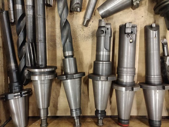 686827-4 Tool holder ISO50 and BT50