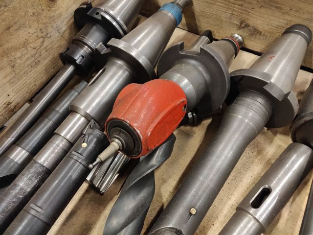 686827-7 Tool holder ISO50 and BT50