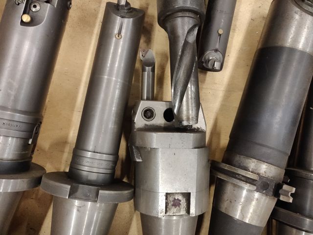 686827-8 Tool holder ISO50 and BT50