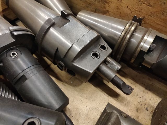 686827-9 Tool holder ISO50 and BT50