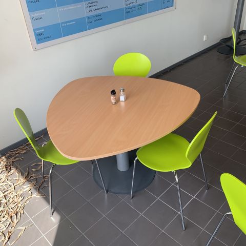 676119-12 Lunch room furniture Kinnarps, Danerka