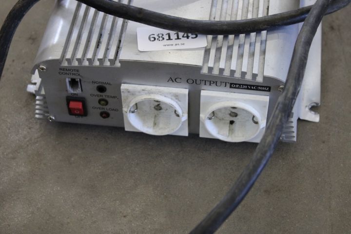 681145-3 12V-230V AC Power Inverter HQ-INV1700W / 12