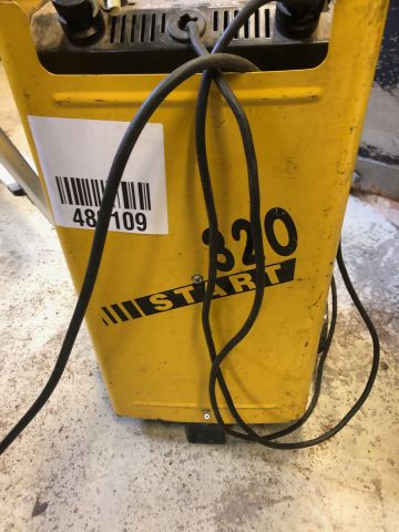480174-2 Battery Charger / Booster Start 320