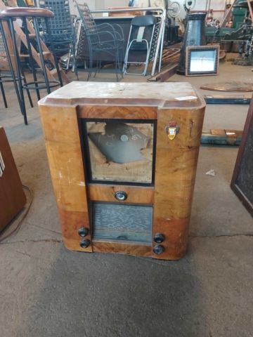 679768-1 Older stereo Radiomarelli Assab