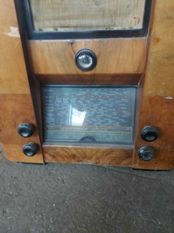 679768-2 Older stereo Radiomarelli Assab