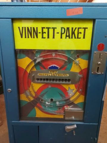 679274-3 Spelskåp i metall (57x30x87cm)