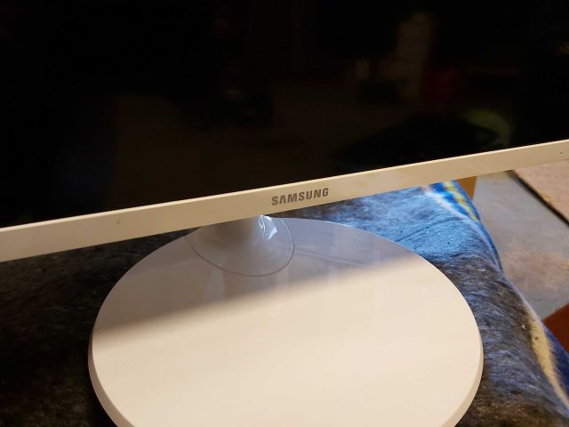 578276-2 Large screen Samsung 32 "SF351 series