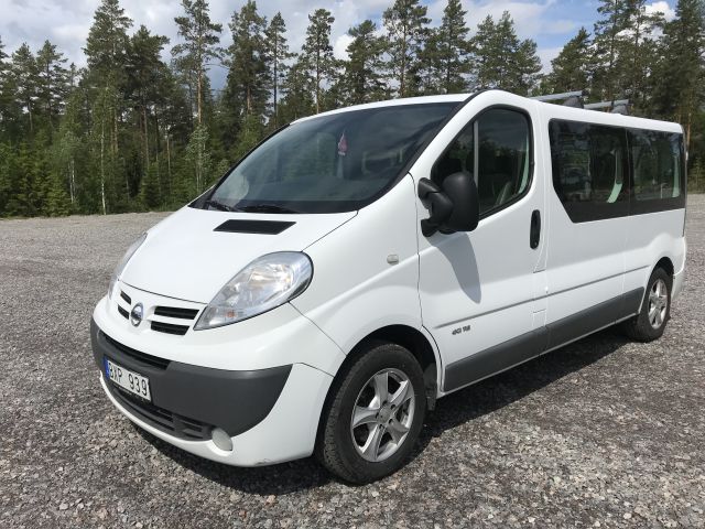 690441-1 Nissan Primastar 2.0 Dci minibus 9 people BXP 939