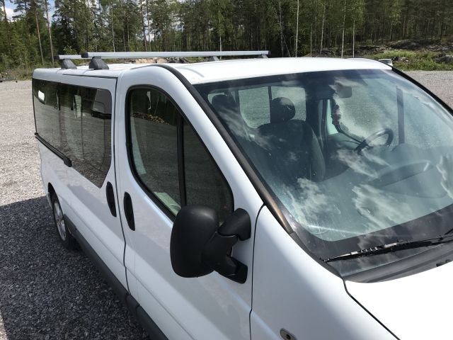 690441-7 Nissan Primastar 2.0 Dci minibus 9 people BXP 939