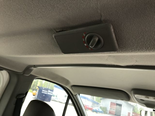 690441-26 Nissan Primastar 2.0 Dci minibus 9 people BXP 939