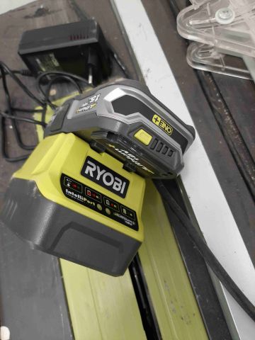 660807-9 Table Circular Saw - RYOBI RTS1800S