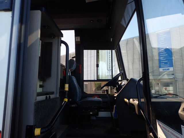 621259-17 Bus Scania regnr CLT026