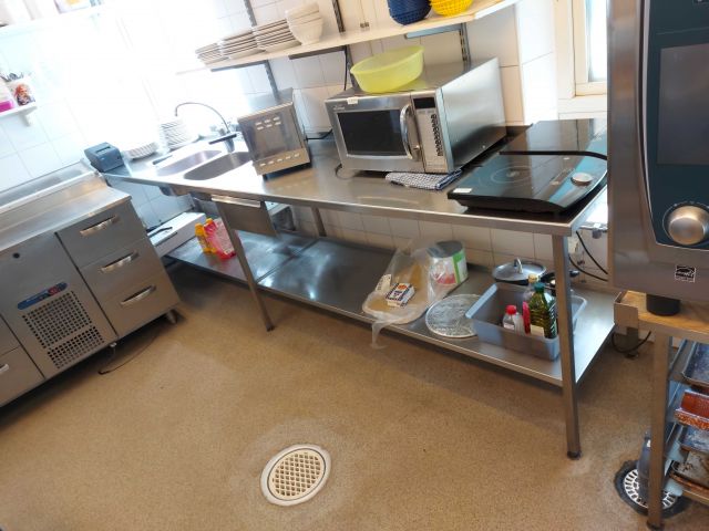 679142-4 Rostfri bänk med diskho & blandare