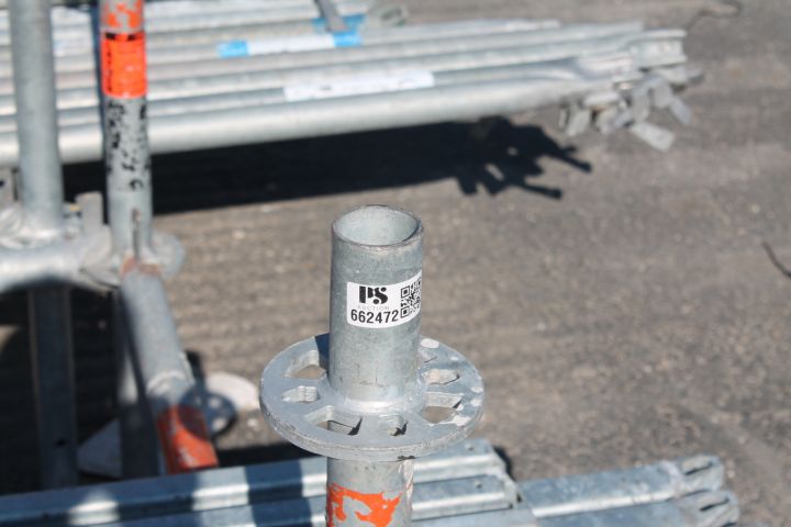 660195-2 Two hedges with horizontal bar and horizontal bar, diagonal bar Layher and Monzon approx. 30-35