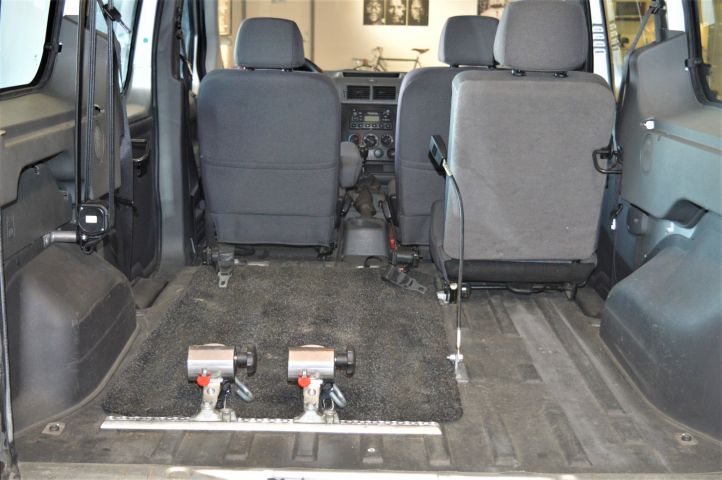 680380-6 Ford Tourneo Connect 1.8, 115hp - 03 - UDA350