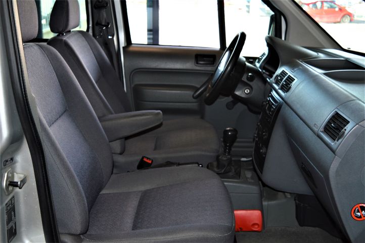 680380-8 Ford Tourneo Connect 1.8, 115hp - 03 - UDA350