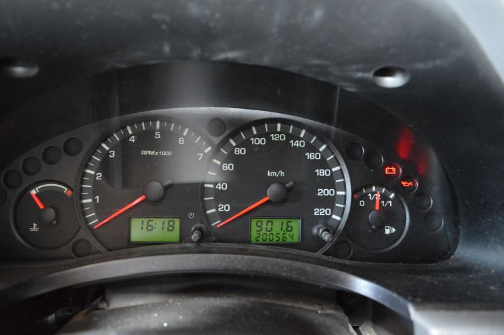 680380-9 Ford Tourneo Connect 1.8, 115hp - 03 - UDA350