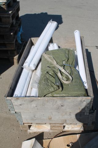 660207-3 Lift basket, various lifting straps and tarpaulins