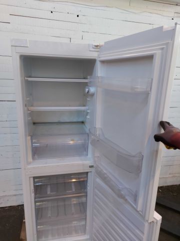 605846-4 Combi fridge & freezer Whirlpool