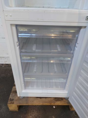 605846-7 Combi fridge & freezer Whirlpool