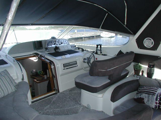 527681-13 Sealine 380 Ambassador