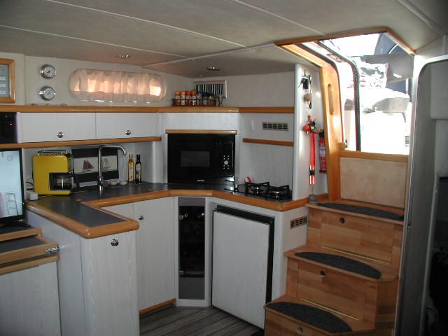 527681-15 Sealine 380 Ambassador