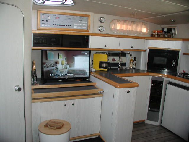 527681-16 Sealine 380 Ambassador